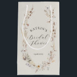 Petit Sac Cadeau Fête de mariage bohème rustique élégante à fleurs<br><div class="desc">Invitation de fête de mariage bohème rustique élégante à fleurs sauvages</div>