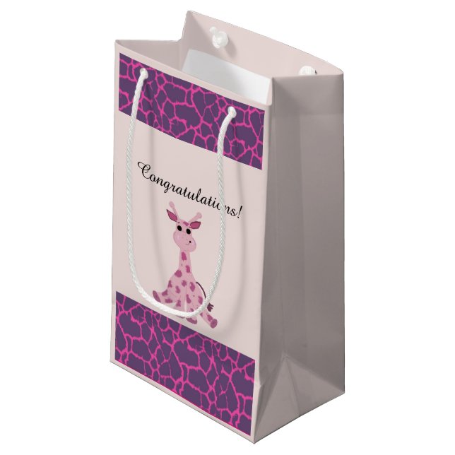 Petit Sac Cadeau Giraffe Whimsical Rose assise (Devant Angle)