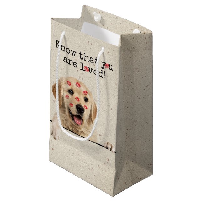 Petit Sac Cadeau Golden Retriever avec des baisers en bâton à lèvre (Devant Angle)