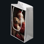 Petit Sac Cadeau Golden Retriever with Santa Clause Christmas<br><div class="desc">Laissez-vous tenter par l'esprit des vacances grâce à notre design de Noël Père Noël et Chien. C'est l'ajout parfait à votre collection festive !</div>