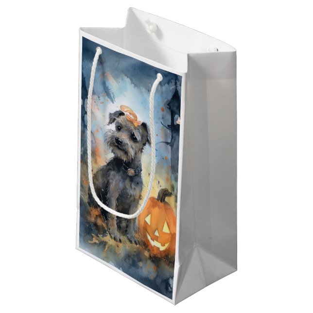 Petit Sac Cadeau Halloween Chesapeake Bay Terrier Avec Citrouilles (Devant Angle)