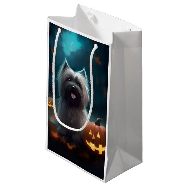 Petit Sac Cadeau Halloween Skye Terrier Avec La Peur Citrouille (Devant Angle)