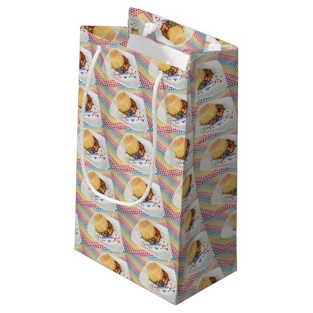 Petit Sac Cadeau Humour de gâteau d'anniversaire (Dos Angle)