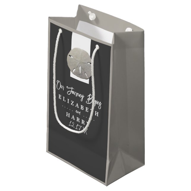 Petit Sac Cadeau Lone Sand Dollar - Charcoal Grey - Beach Wedding (Devant Angle)