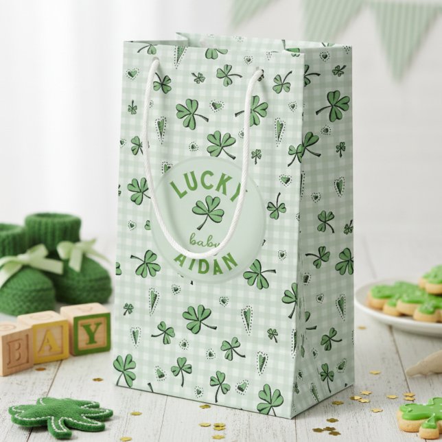 Petit Sac Cadeau Lucky Baby Green Genre Neutre St Paddys (Green and White Gingham Shamrock Hearts Pattern. Gender Neutral Irish Baby Shower & St Patrick's Day)