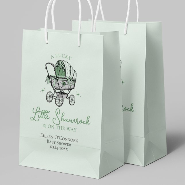 Petit Sac Cadeau Lucky Little Shamrock St patrick Baby shower (Cute Irish A Lucky Little Shamrock St Patrick's Day Baby Shower Gift Bag. Hand-Drawn Baby Carriage.)