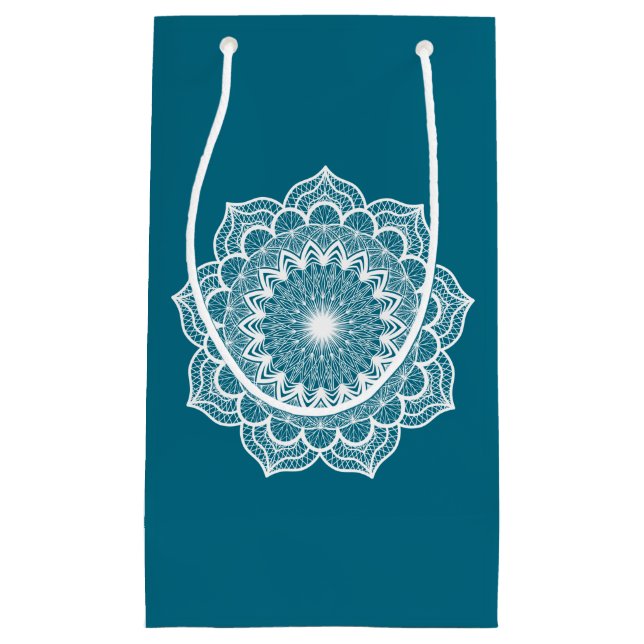Petit Sac Cadeau Mandala blanc sur fond bleu (Devant)
