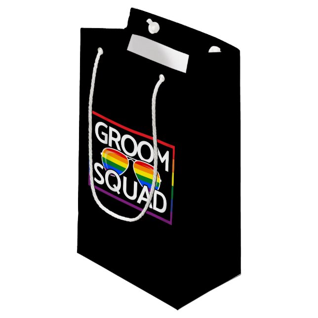Petit Sac Cadeau Mariage LGBTQ Fierté Gay Équipe de Garçons Squad (Devant Angle)