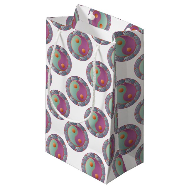Petit Sac Cadeau Médaillon Yin Yang Violet Turquoise (Devant Angle)
