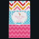 Petit Sac Cadeau Merci de Fête des mariées Peacock rose Chevron<br><div class="desc">Un magnifique sac cadeau Peacock Pink Chevron Fête des mariées Merci à présenter à vos amis ou invités pendant qu'ils quittent votre fête. Un souvenir réfléchi de l'occasion. Le texte peut être modifié selon vos besoins. Graphiques de JW Illustrations. (18)</div>