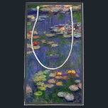 Petit Sac Cadeau Monet Water Lilies Chef-d'oeuvre Peinture<br><div class="desc">Monet Water Lilies - Ce tableau Monet classique a été peint par Claude Monet en 1916. Il fait partie de sa célèbre collection de nénuphars où il peint dans son jardin à Giverney,  France. Un tableau de chef-d'oeuvre.</div>