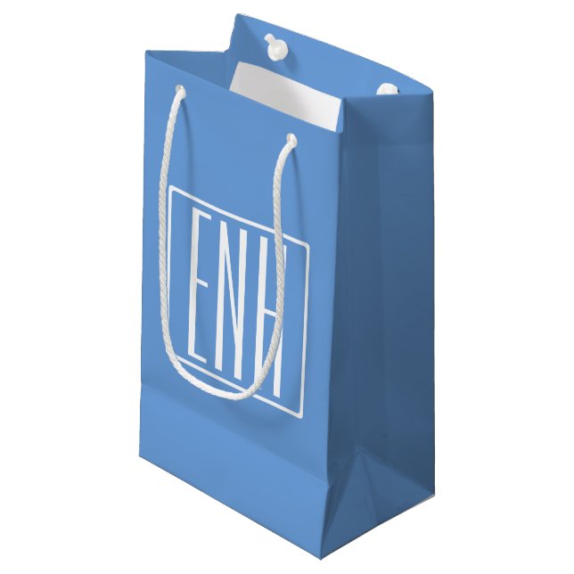 Petit Sac Cadeau Monogramme Initiales 3 Moderne Gras | Bleu Clair (Devant Angle)