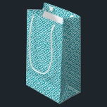 Petit Sac Cadeau Motif de clé grecque Turquoise Peacock<br><div class="desc">Sacs-cadeaux personnalisés motifs élégants et chics,  parfaits pour les mariages,  anniversaires,  événements d'entreprise,  promotions de produits et bien plus encore !</div>