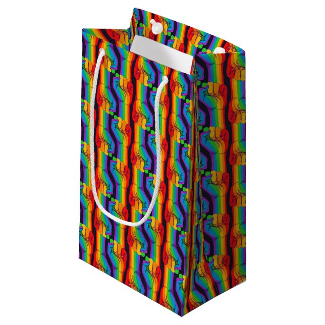 Petit Sac Cadeau Motif Rainbow Fist (Devant Angle)