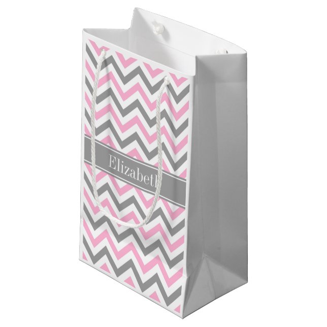 Petit Sac Cadeau Pink Dk Gray White LG Chevron Gray Name Monogram (Devant Angle)