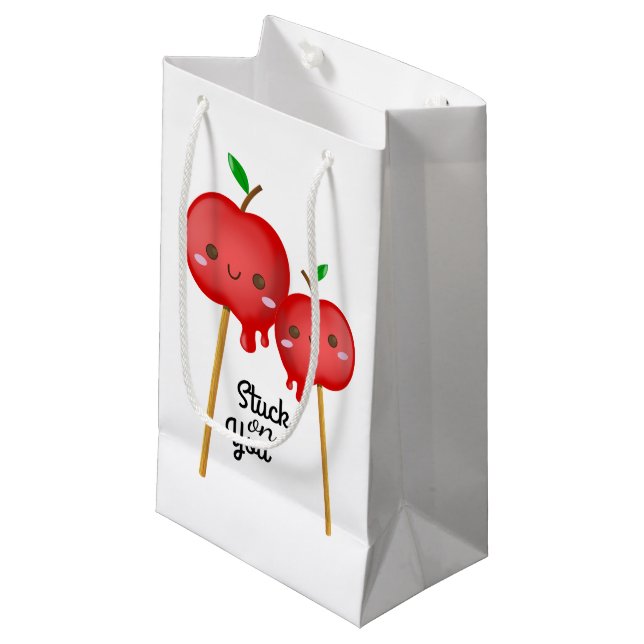 Petit Sac Cadeau Pommes de sucrerie coincées sur vous (Devant Angle)