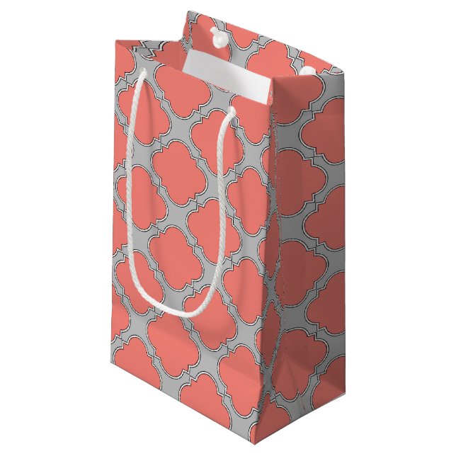 Petit Sac Cadeau Quatrefoil corail et gris (Devant Angle)