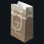 Petit Sac Cadeau Sacs-cadeaux Rustic Twine Bow Collection Mariage<br><div class="desc">La Rustic Twine Bow Mariage Collection - Sacs cadeaux *Veuillez noter que Zazzle ne vend que des produits imprimés,  par conséquent cet article n'a pas de véritable burlap,  dentelle ou ficelle. AFFICHER LES ÉLÉMENTS CORRESPONDANTS POUR CETTE COLLECTION</div>