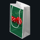 Petit Sac Cadeau Table de craps avec dés Las Vegas<br><div class="desc">Au magasin *Las Vegas Icons*, vous trouverez des designs incluant certains des sites les plus populaires de Las Vegas, y compris l'Affiche de bienvenue Las Vegas, des puces de poker simulées, des tables de dés et de craps. Cliquez sur - LASVEGASICONS - dans les étiquettes ci-dessous, ou visitez le magasin...</div>