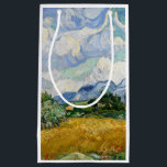 Petit Sac Cadeau Vincent Van Gogh Wheat Field With Cypresses<br><div class="desc">Vincent Van Gogh Champ de blé avec Cyprès Art fin Un champ de roues avec Cyprès (parfois appelé Un Cornfield avec Cyprès) est l'une des trois peintures à l'huile similaires de 1889 par Vincent van Gogh, dans le cadre de sa série de champs de blé. Tous furent exécutés à l'asile...</div>