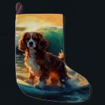 Petite Chaussette De Noël Cavalier King Beach Surf Peinture<br><div class="desc">Plongez dans le monde ludique de l'aventure canine avec cette peinture captivante. Un chien en ébullition se rend aux vagues, chevauchant habilement le surf sur une plage baisée par le soleil. L'oeuvre d'art vibrante capte magnifiquement l'essence de l'excitation au bord de la plage tandis que le chien court sans crainte...</div>