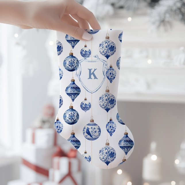 Petite Chaussette De Noël Chinoiserie Bleu et Blanc Ornements Noël (Monogrammed Chinoiserie Blue Ornament Christmas Stocking)