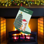 Petite Chaussette De Noël Corgi de Noël mignonne avec queue à Santa Hat Cust<br><div class="desc">Ce beau chien de Pembroke Welsh Corgi a la tête inclinée à l'intérieur d'un mignon casquette du Père Noël. Le chiot est assis devant un joli sapin de Noël orné de décorations colorées. Personnalisez ce stock de Noël pour votre animal de compagnie dans une jolie courbe rouge au-dessus du magnifique...</div>