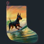Petite Chaussette De Noël Doberman Beach Surf Peinture<br><div class="desc">Plongez dans le monde ludique de l'aventure canine avec cette peinture captivante. Un chien en ébullition se rend aux vagues, chevauchant habilement le surf sur une plage baisée par le soleil. L'oeuvre d'art vibrante capte magnifiquement l'essence de l'excitation au bord de la plage tandis que le chien court sans crainte...</div>