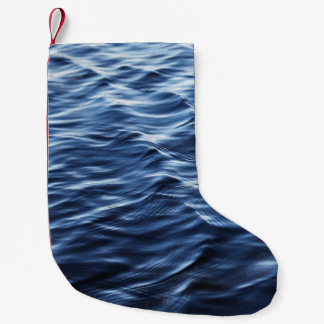 PETITE CHAUSSETTE DE NOËL FERMER LA PHOTO DU CORPS D'EAU