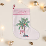 Petite Chaussette De Noël Flamant rose de Noël<br><div class="desc">Ajoutez votre nom à ce Flamant rose de Noël amusant design. Le modèle est configuré pour vous permettre de personnaliser. Si vous souhaitez modifier la couleur ou le style du texte,  cliquez sur le bouton personnaliser à la fin du modèle.</div>