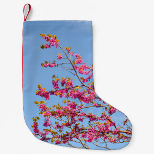 PETITE CHAUSSETTE DE NOËL FLEURS ROUGE ET JAUNE SOUS LE CIEL BLEU
