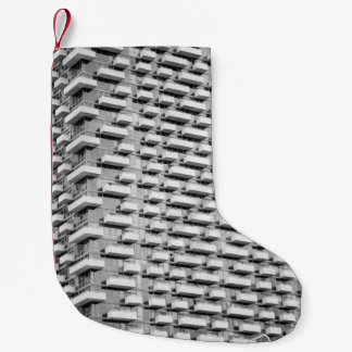 Petite Chaussette De Noël Gray concrete building