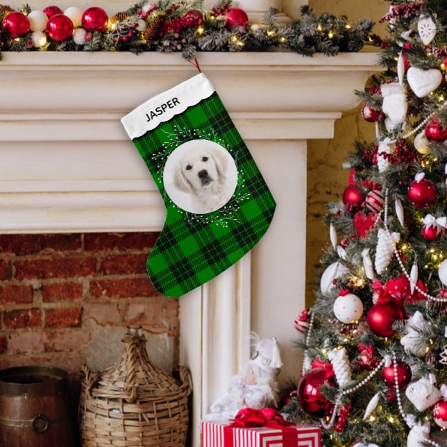 Petite Chaussette De Noël Green Tartan Plaid Winter Wreath Pet Dog Photo (Photo green tartan plaid pet photo Christmas stocking)