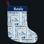 Petite Chaussette De Noël Hanoukka Chanukah Mot Art Nom personnalisé<br><div class="desc">Ce design Hanoukka Holidays présente des oeuvres d'art sur le thème Hanoukka. Personnalisez avec votre nom en éditant le texte dans les zones de texte fournies. #hanoukka #chanukah #vacances #bijoux #bas #hanukkahdécor #décoration #maison #décoration</div>