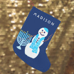 Petite Chaussette De Noël Hanoukka Jewish Snowman Menorah SML Chrismukkah<br><div class="desc">Personnalisez cette adorable réserve de bonhomme de neige pour Chrismukkah ou Hanoukka. Ce bas de Noël double face ou Chrismukkah est facile à customiser avec un nom en texte blanc sur l'arrière - plan bleu foncé en utilisant les modèles de texte facile. Dans son foulard motif étoilé de David bleu...</div>