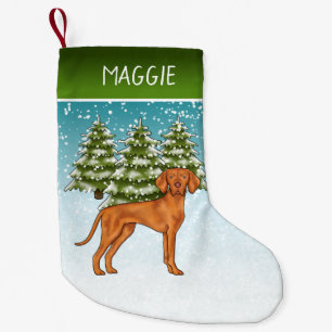 Petite Chaussette De Noël Hongrois Vizsla Chien Snowy Forêt D'Hiver Et Nom