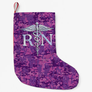 Petite Chaussette De Noël Infirmière inscrite RN Caduceus sur Camouflage ros
