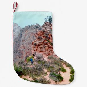 PETITE CHAUSSETTE DE NOËL MONTAGNE NOIRE SOUS UN CIEL NUIT CLAIR