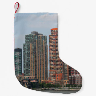 Petite Chaussette De Noël NEW YORK - 5 JUILLET 2015 : Long Island City water