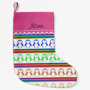 Petite Chaussette De Noël Nom personnalisé blanc arc-en-ciel bandes pingouin