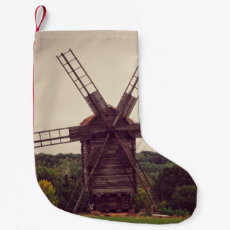 Petite Chaussette De Noël Old windmill. Autumn landscape. Ukrainearchitectur
