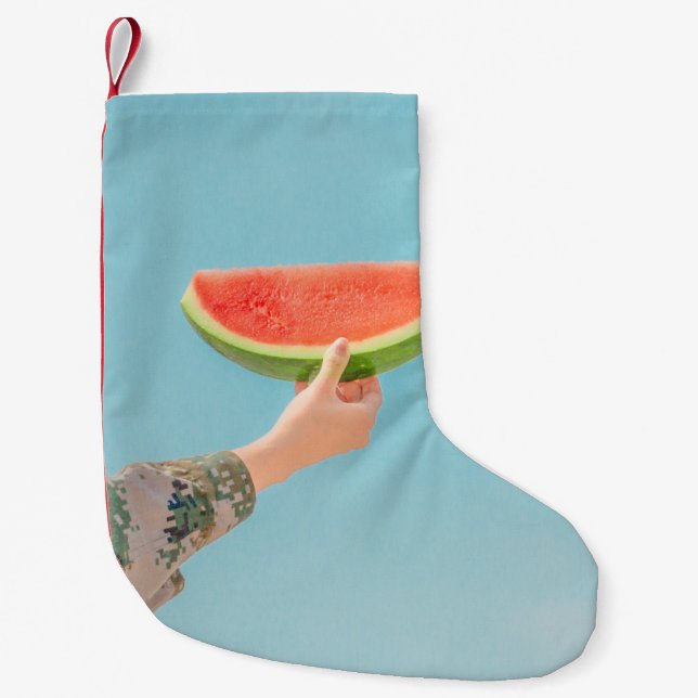 Petite Chaussette De Noël Personne tenant de la pastèque tranchée (Devant)