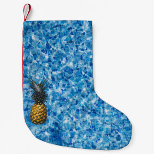 Petite Chaussette De Noël Photo vue aérienne de l'ananas sur le corps de wa