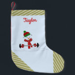 Petite Chaussette De Noël Poids Lifting Snowman Gold Stripes<br><div class="desc">Un mignon bonhomme de neige dans ses accessoires d'hiver en restant en forme en levant des poids. Idéal pour ces gars et ces filles durs ! Ajoutez le nom comme vous le souhaitez. Les bandes d'or accentuent ce design.</div>