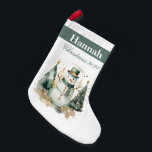 Petite Chaussette De Noël Première nouveauté de Noël vert Père Noël<br><div class="desc">Célébrez le premier Noël de votre bébé avec notre élégant bonhomme de neige vert! Conçu avec soin, ce luxueux stockage présente un design de bonhomme de neige charmant et un tissu vert riche qui ajoute une touche de sophistication à votre décor de vacances. Parfait pour être accroché au coin du...</div>