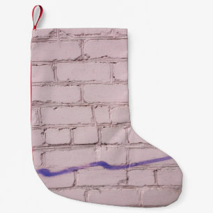 PETITE CHAUSSETTE DE NOËL PURPLE PAINTING ON WHITE BRICK