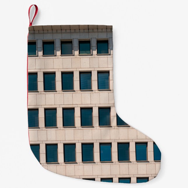 Petite Chaussette De Noël The facade of the modern building with rectangular (Devant)