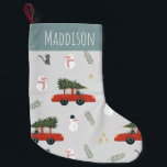 Petite Chaussette De Noël Voiture rouge mignonne et Snowman Winter Holiday T<br><div class="desc">Ce modèle de bas de Noël pour enfants mignon et décalé comprend une illustration de voiture rouge unique avec un arbre de Noël et un bonhomme de neige/femme de neige, un chat, des étoiles et de l'espace pour le nom de votre garçon. Le gardien neutre pour le genre parfait pour...</div>