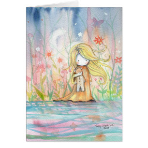 Petite fille avec carte d'ours en peluche