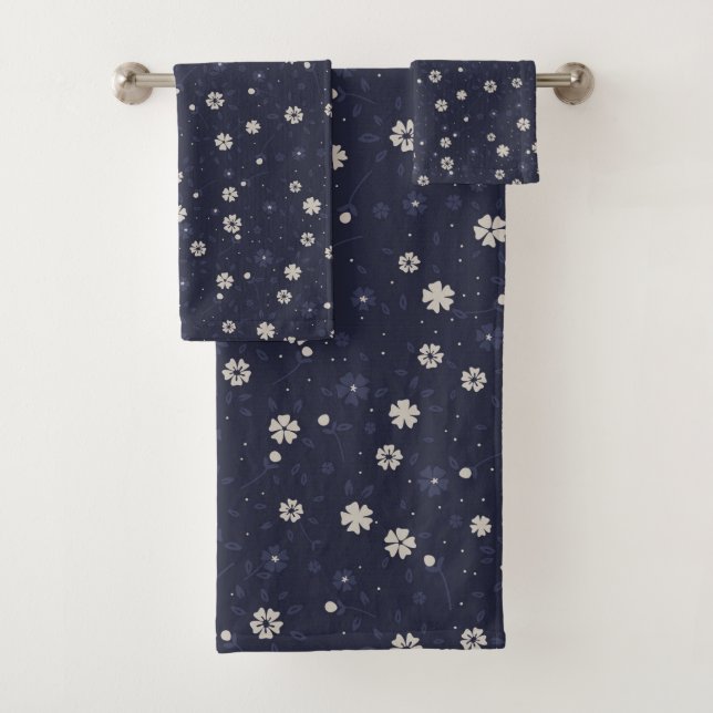 Petites fleurs japonaises blanches et bleues motif (En situation)